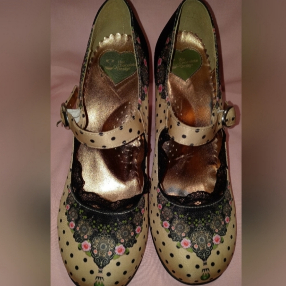 Hot Chocolate 'DORIS' Mary Jane Heel Pump. Size 39